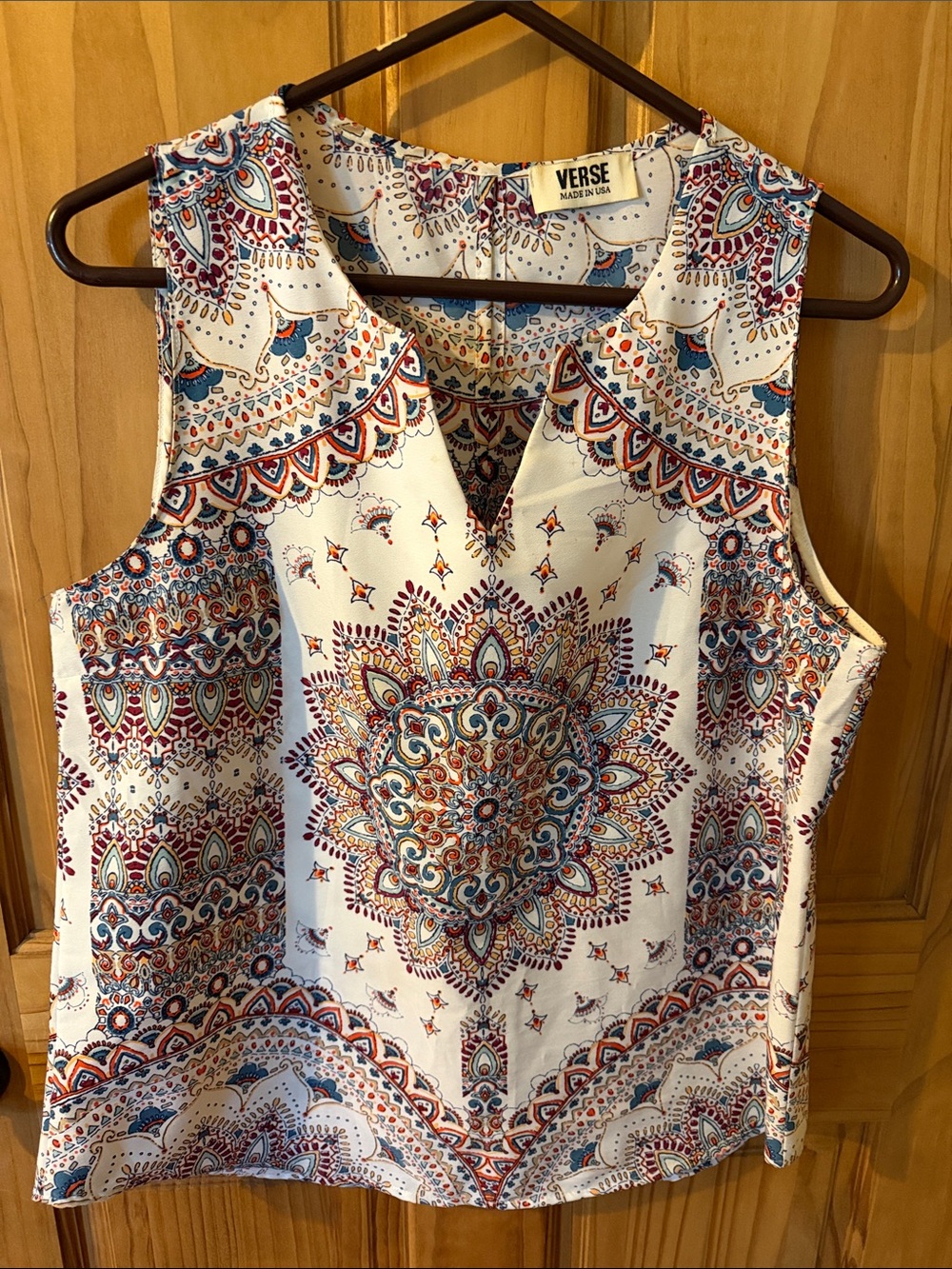 Verse White Medallion Print V-Neck Sleeveless Camisole